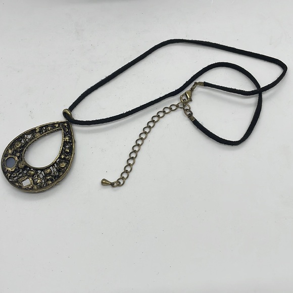 Necklace - Picture 1 of 5